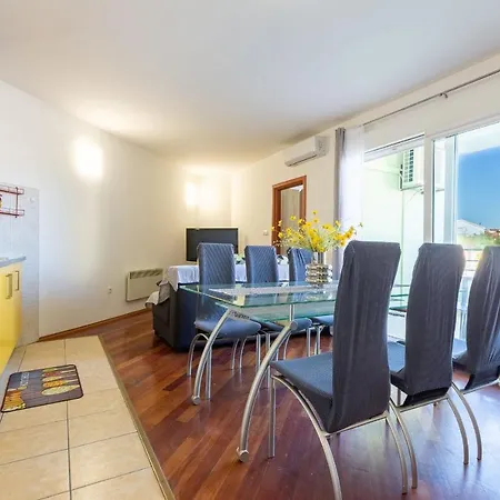 Apartment Nika Aparment With Large Balcony And Bbq *