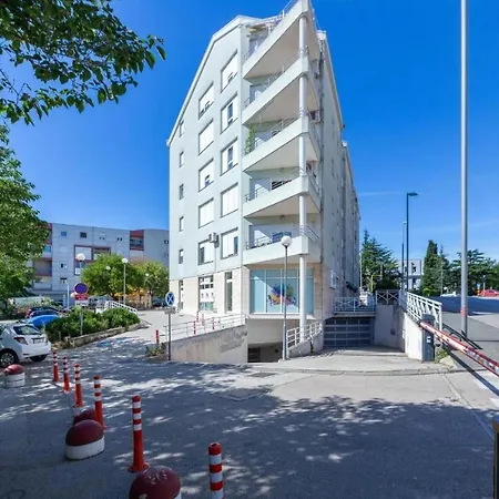 Nika Aparment With Large Balcony And Bbq Apartment Zadar