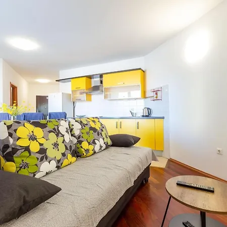 Nika Aparment With Large Balcony And Bbq Апартаменты *