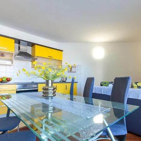 Nika Aparment With Large Balcony And Bbq Апартаменты Задар