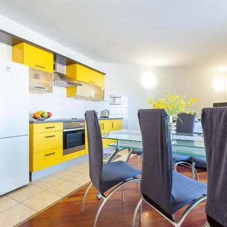 Nika Aparment With Large Balcony And Bbq * Задар